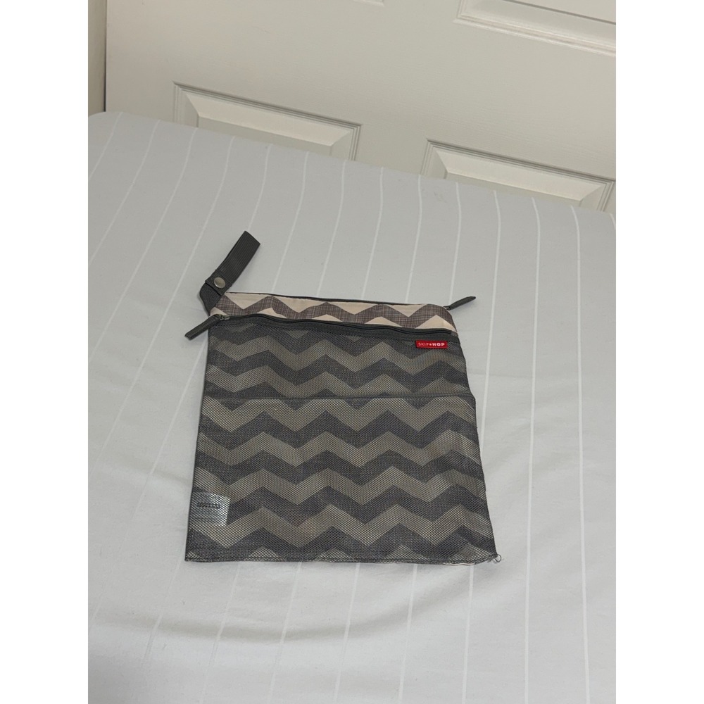Skip Hop Wet Dry Bag Grey Chevron Waterproof Stroller Organizer Mesh Pocket